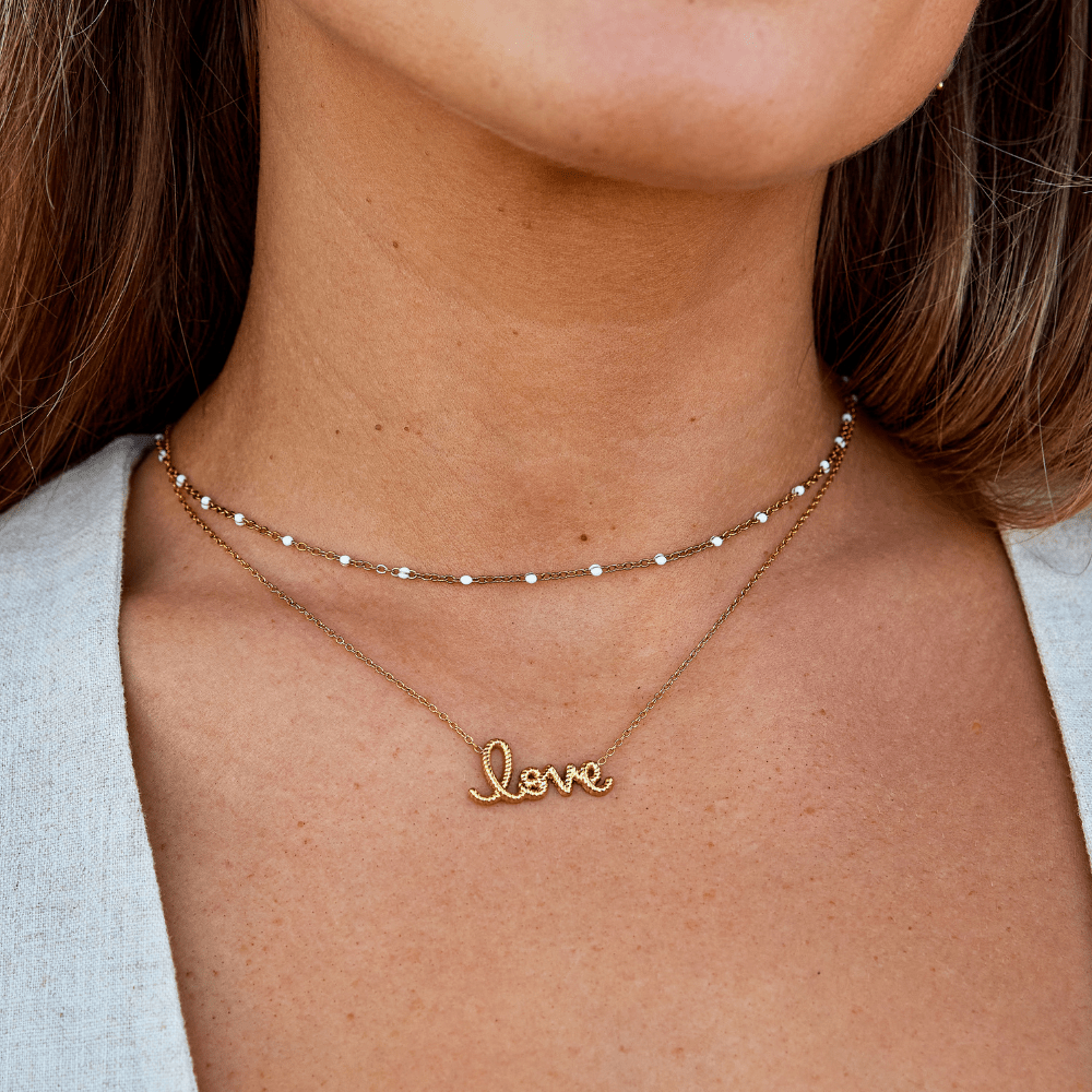 Collar con Colgante de Amor